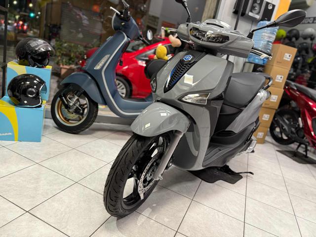 PIAGGIO Liberty 125 GRIGIO PISTA pastello