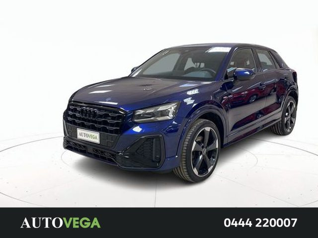 AUDI Q2 Blu pastello