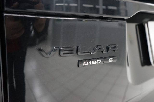 LAND ROVER Range Rover Velar 27