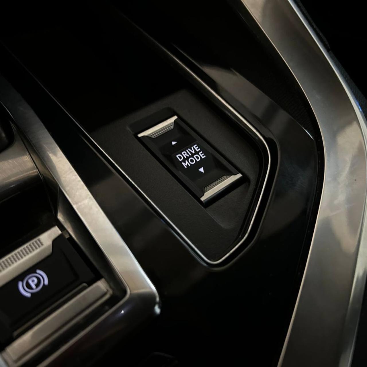 PEUGEOT 5008 BlueHDi 130 S&S EAT8 Allure Pack - 29