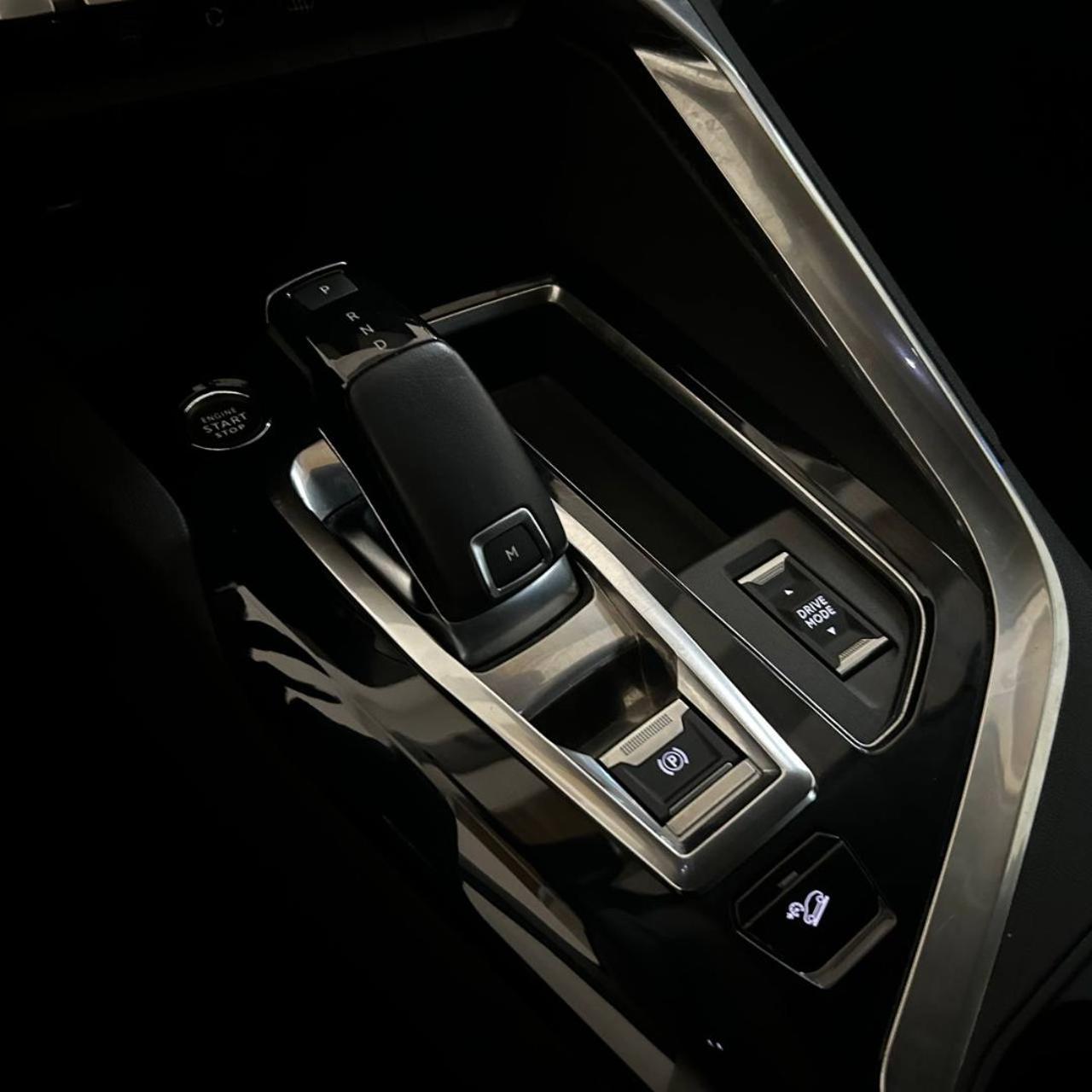 PEUGEOT 5008 BlueHDi 130 S&S EAT8 Allure Pack - 27