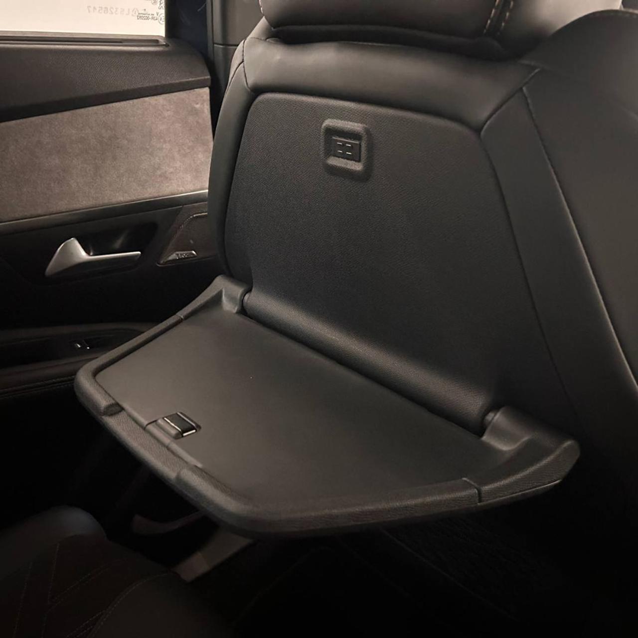 PEUGEOT 5008 BlueHDi 130 S&S EAT8 Allure Pack - 32