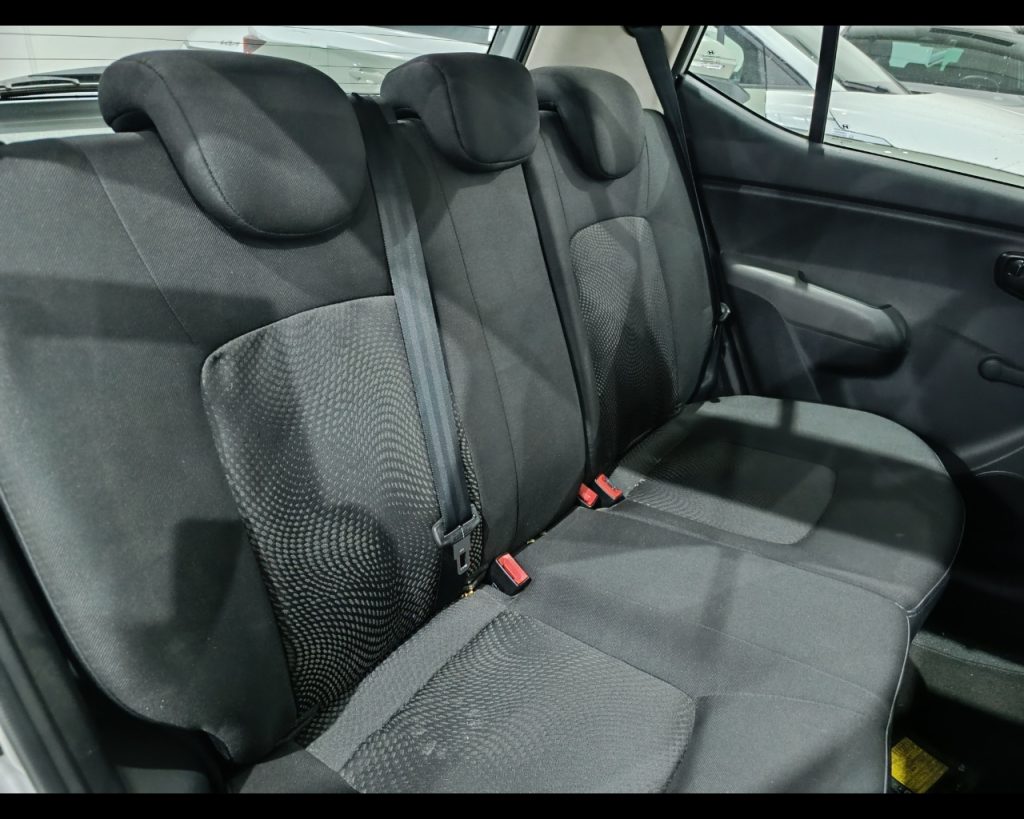 HYUNDAI i10 1.1 12V Comfort - 4