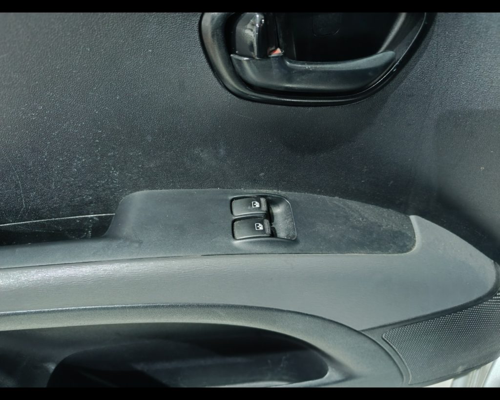 HYUNDAI i10 1.1 12V Comfort - 8