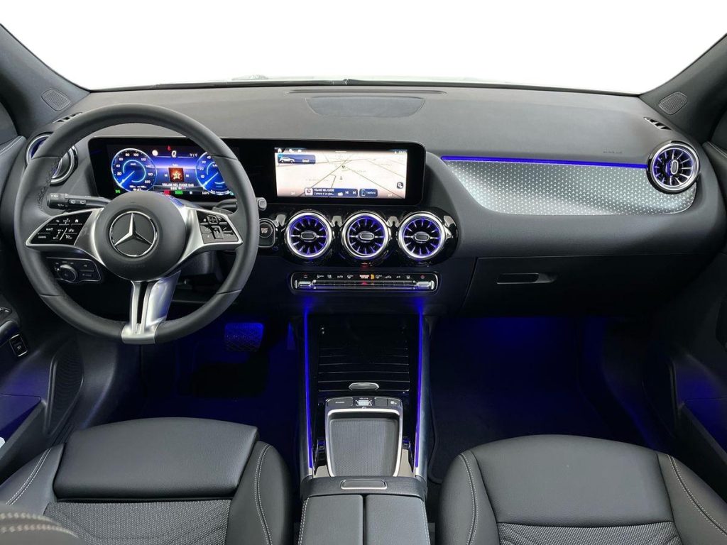 MERCEDES-BENZ EQA 300 4Matic Progressive Advanced - 9