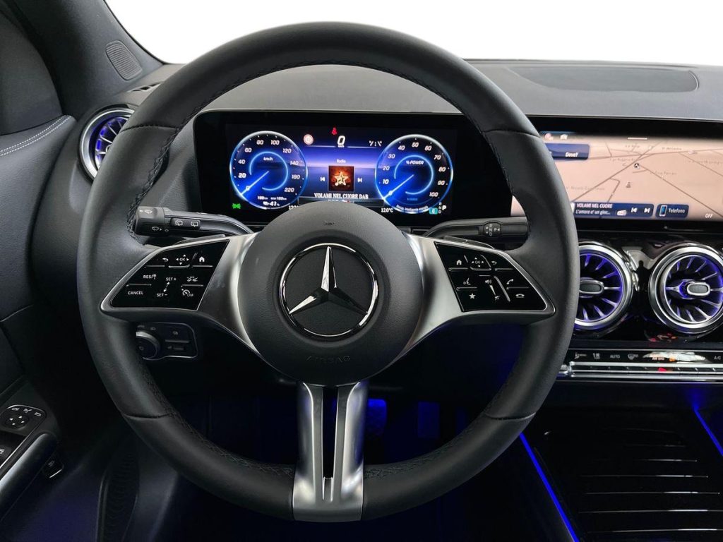 MERCEDES-BENZ EQA 300 4Matic Progressive Advanced - 11