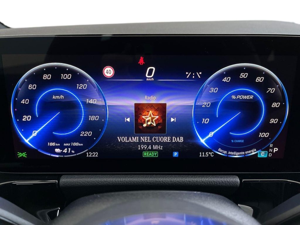 MERCEDES-BENZ EQA 300 4Matic Progressive Advanced - 8