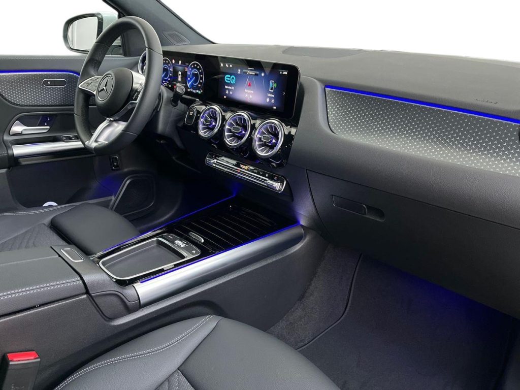 MERCEDES-BENZ EQA 300 4Matic Progressive Advanced - 15