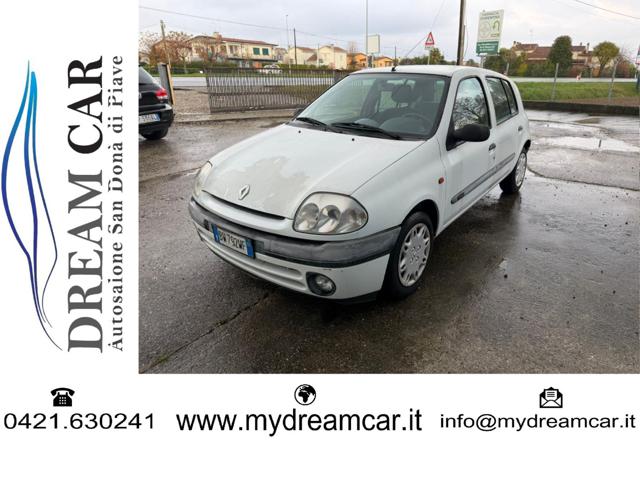RENAULT Clio Bianco pastello
