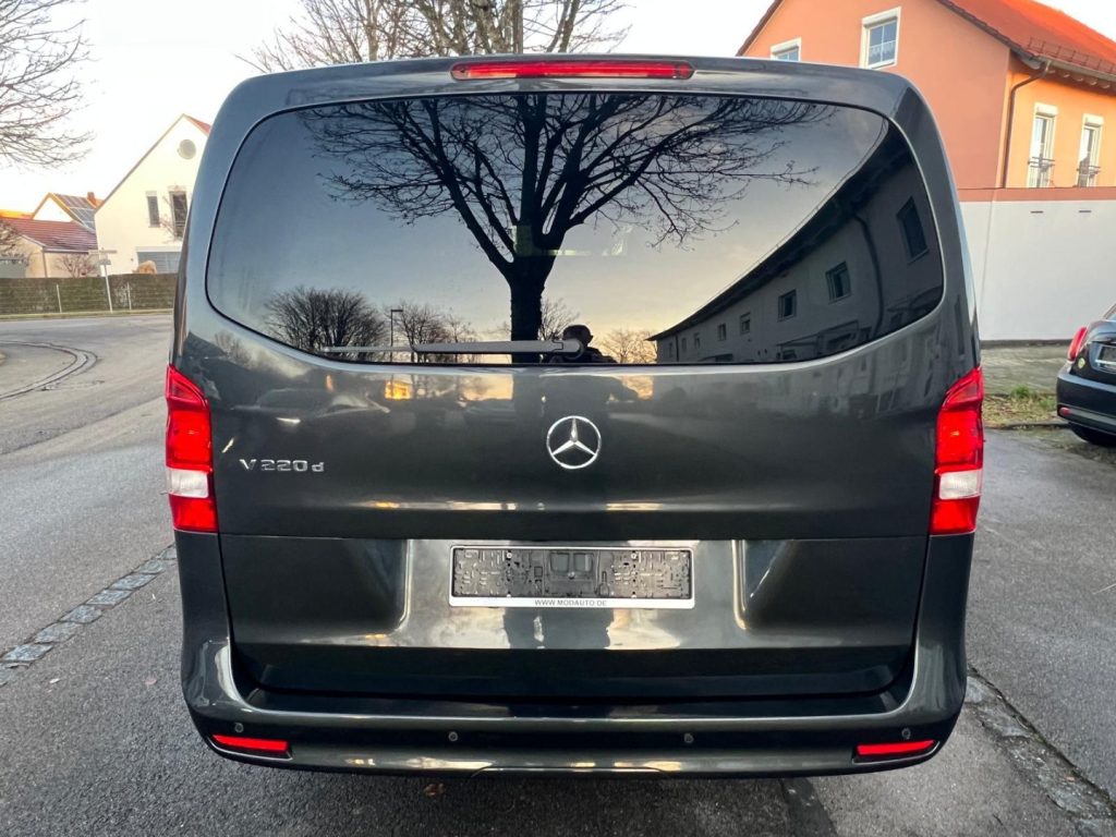 MERCEDES-BENZ V 220 d Automatic Executive 7 Posti - 4
