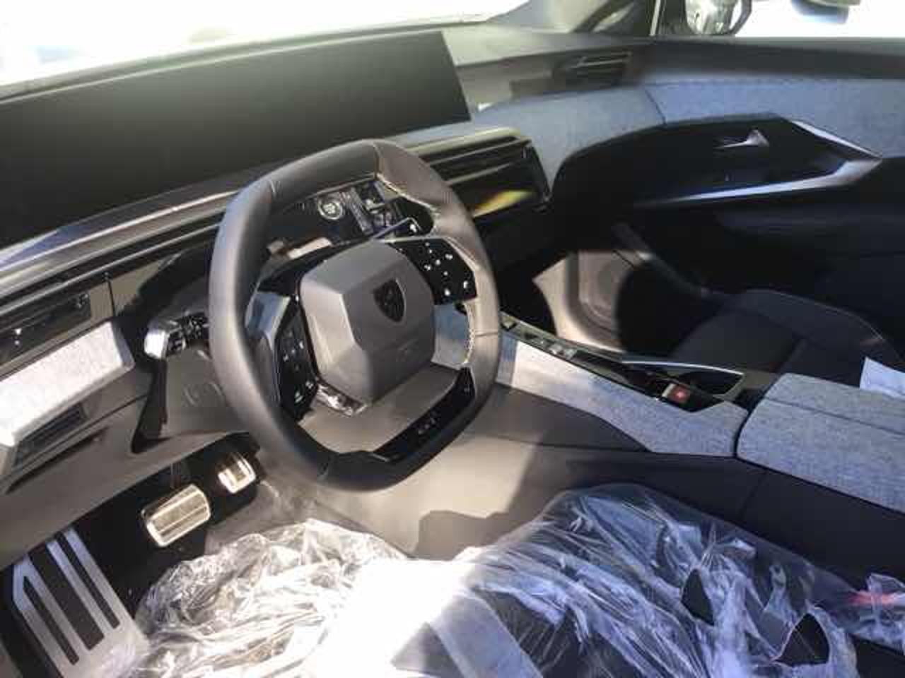 PEUGEOT 3008 Hybrid 145 e-DCS6 GT - 5