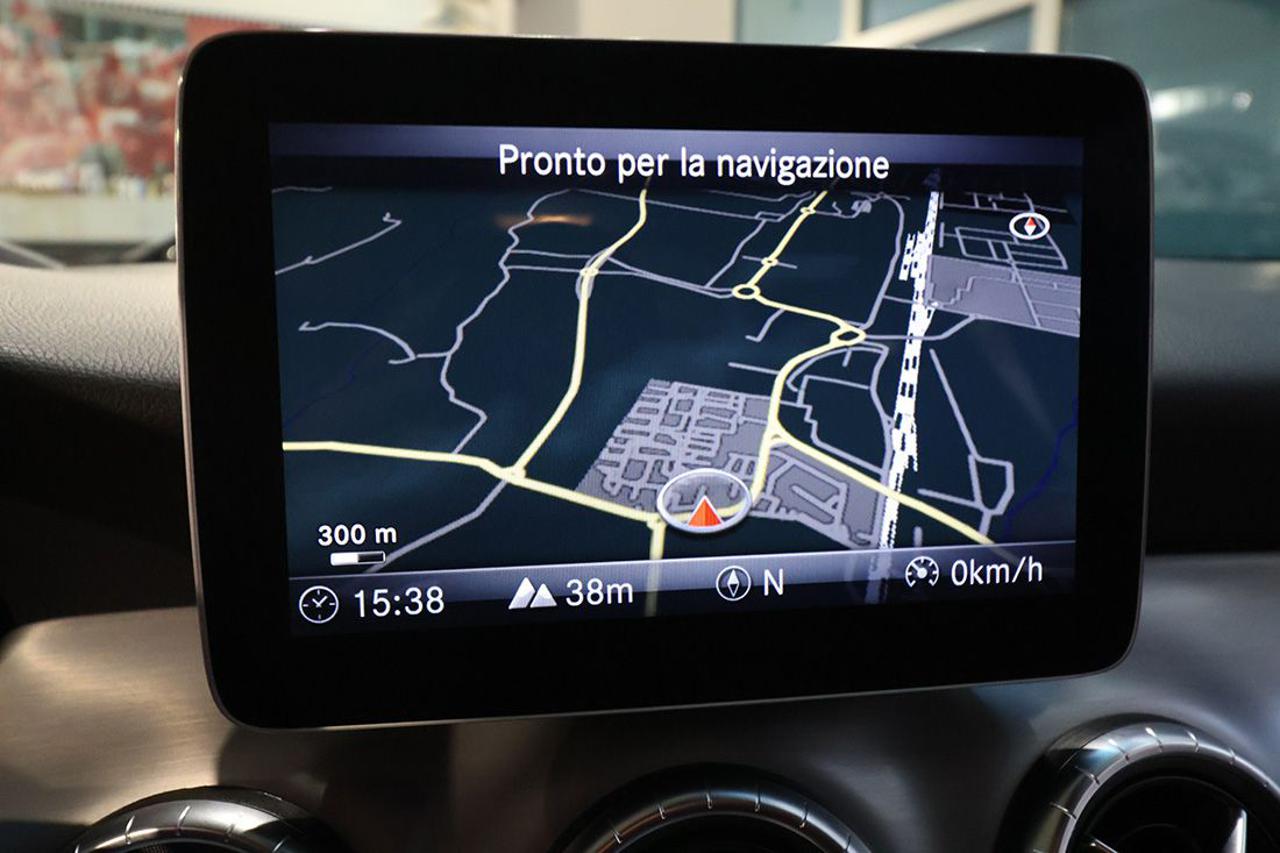 MERCEDES-BENZ CLA 200 d 4Matic Automatic Premium AMG - 23