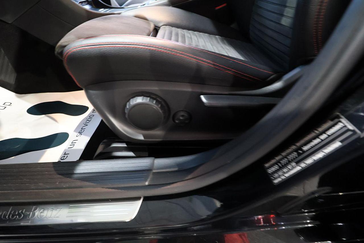 MERCEDES-BENZ CLA 200 d 4Matic Automatic Premium AMG - 31