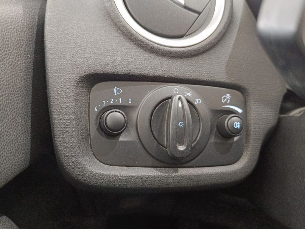 FORD Fiesta 1.4 5 porte Bz.- GPL - 18