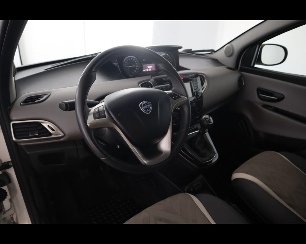 LANCIA Ypsilon 1.2 Gold 69cv - 13