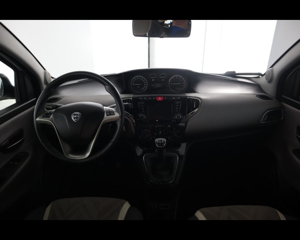 LANCIA Ypsilon 1.2 Gold 69cv - 15