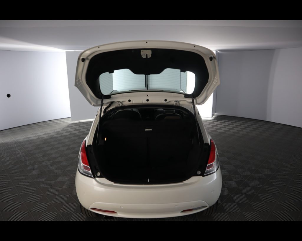 LANCIA Ypsilon 1.2 Gold 69cv - 19