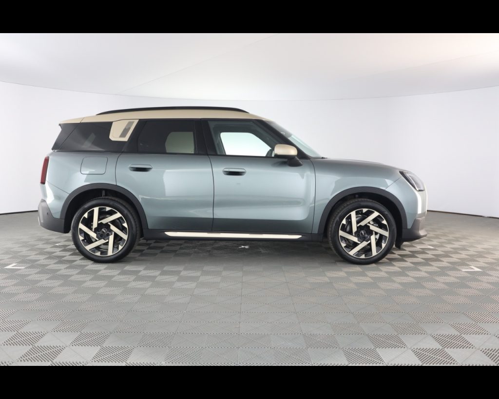 MINI Mini Countryman 1.5 48V C Favoured auto - 6