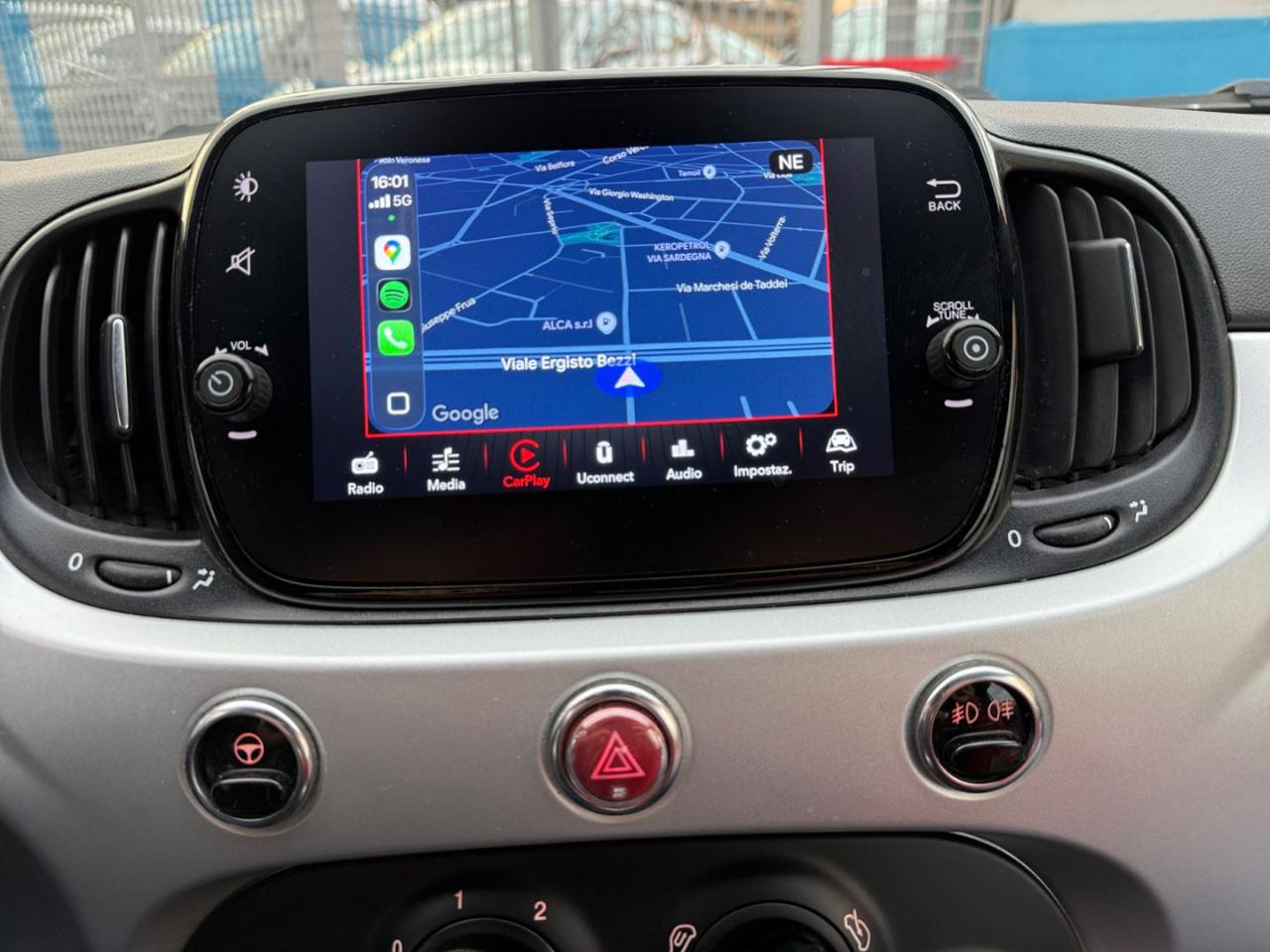 FIAT 500 1.0 Hybrid Connect - 12