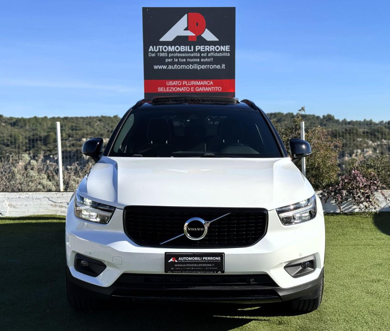 VOLVO XC40 D3 AWD Geartronic R-design (Tetto/Retro/APP/Led) - 2