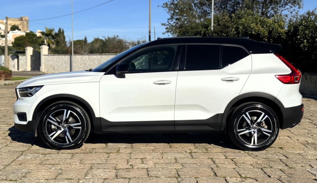 VOLVO XC40 D3 AWD Geartronic R-design (Tetto/Retro/APP/Led) - 17
