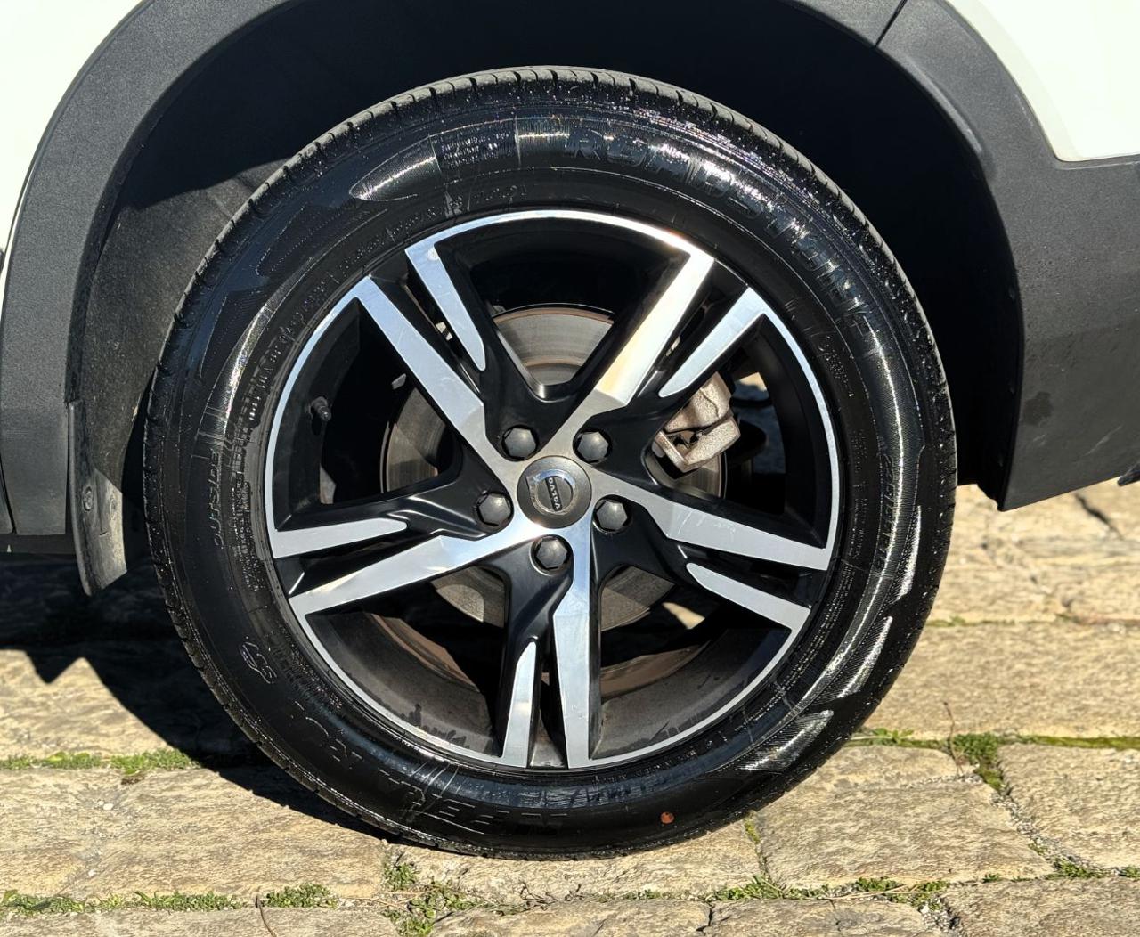 VOLVO XC40 D3 AWD Geartronic R-design (Tetto/Retro/APP/Led) - 18