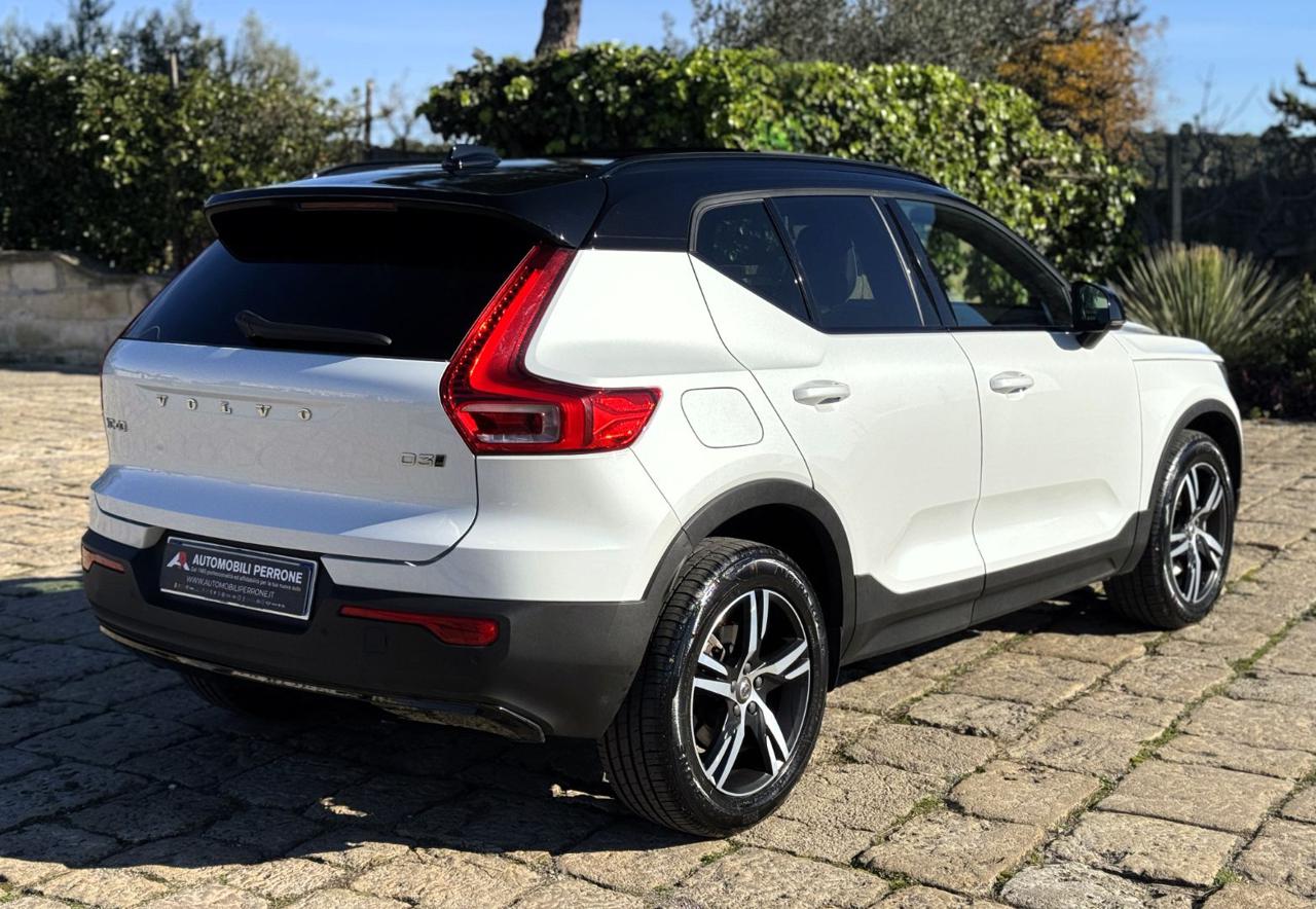 VOLVO XC40 D3 AWD Geartronic R-design (Tetto/Retro/APP/Led) - 14