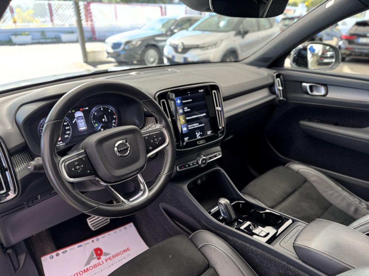 VOLVO XC40 D3 AWD Geartronic R-design (Tetto/Retro/APP/Led) - 5