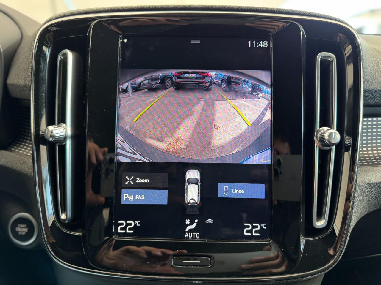 VOLVO XC40 D3 AWD Geartronic R-design (Tetto/Retro/APP/Led) - 9