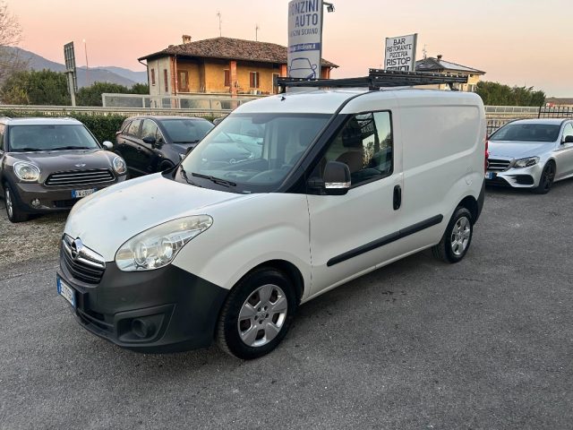 OPEL Combo Bianco pastello