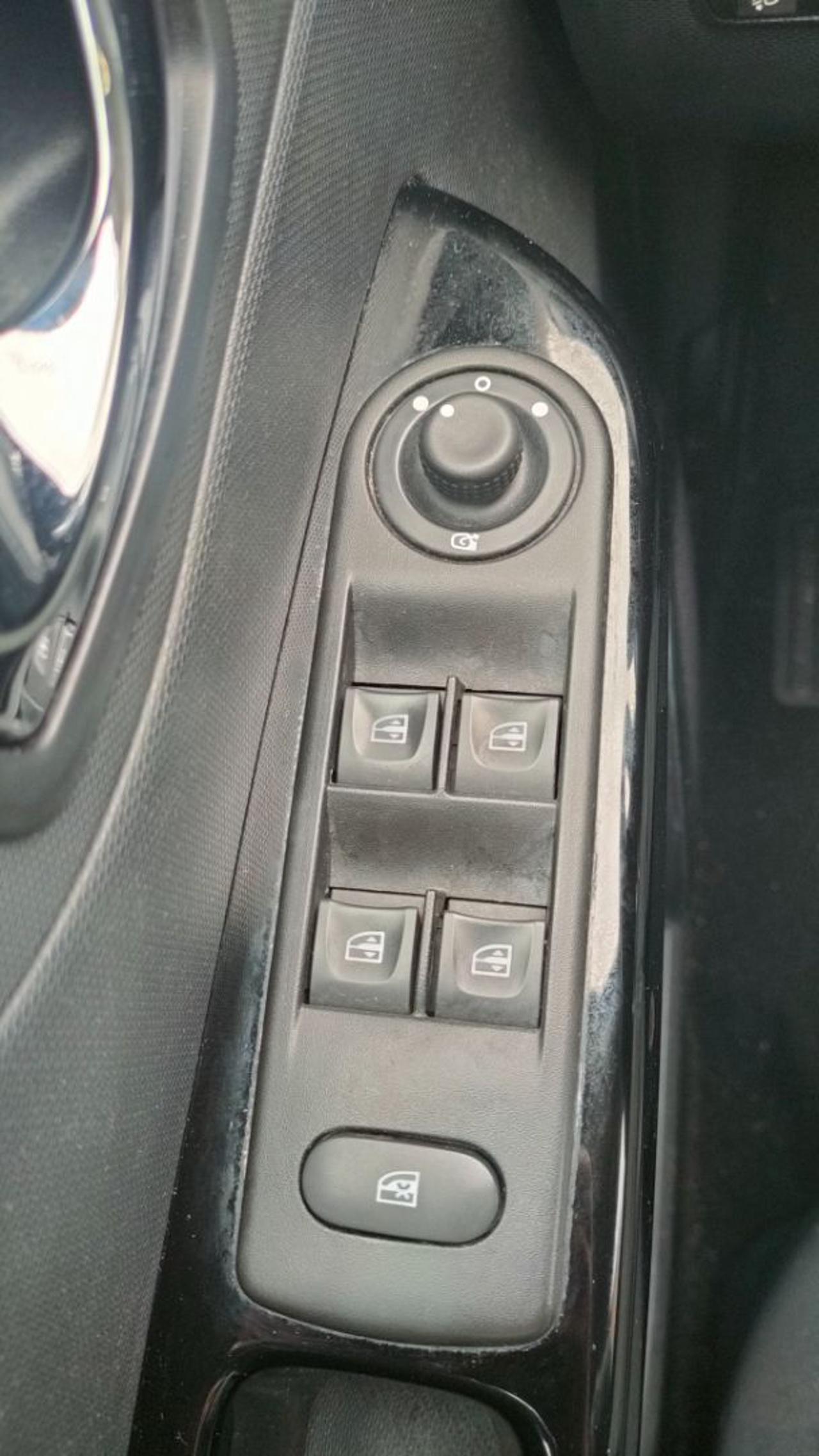 RENAULT Captur dCi 8V 90 CV EDC Start&Stop Energy Zen - 4