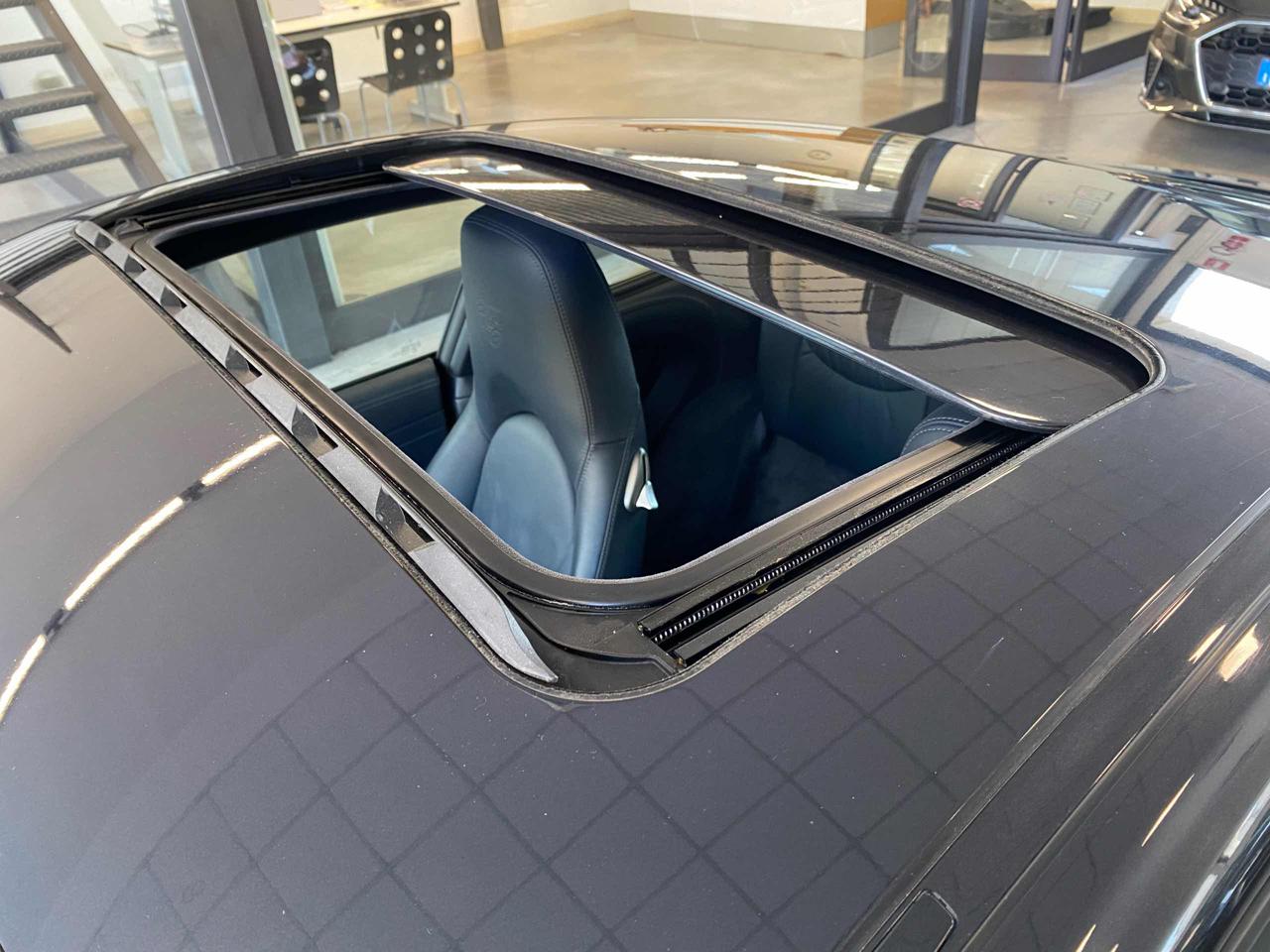 PORSCHE 911 Carrera 4S Coupé - 15