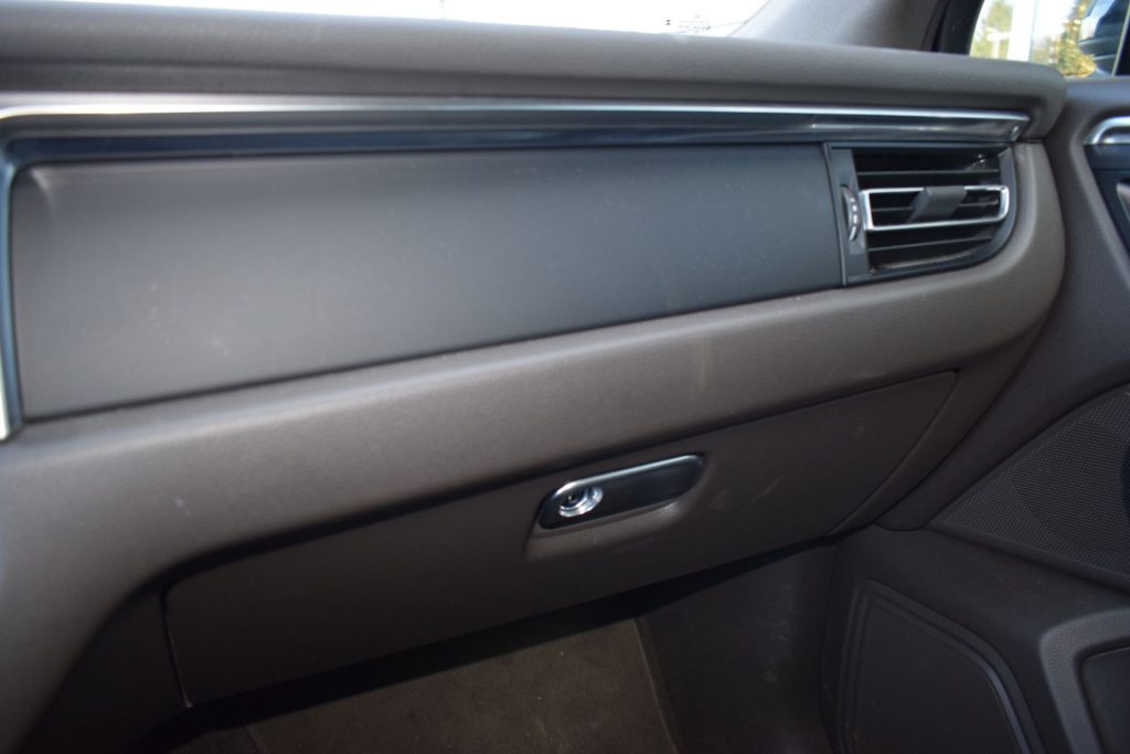 PORSCHE Macan 2.0 - 12