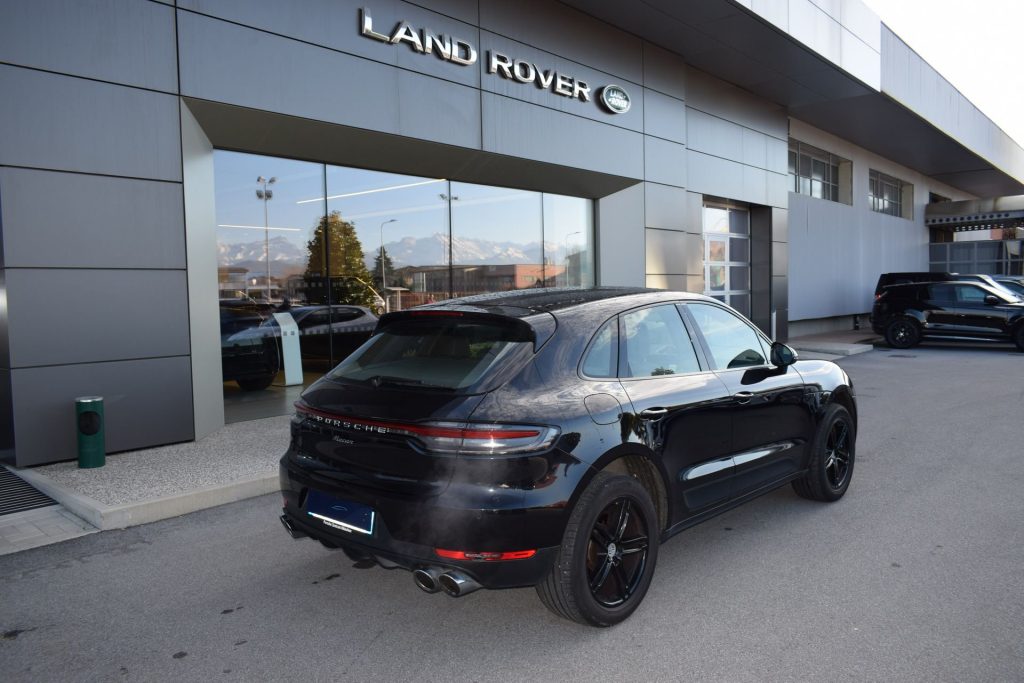 PORSCHE Macan 2.0 - 25