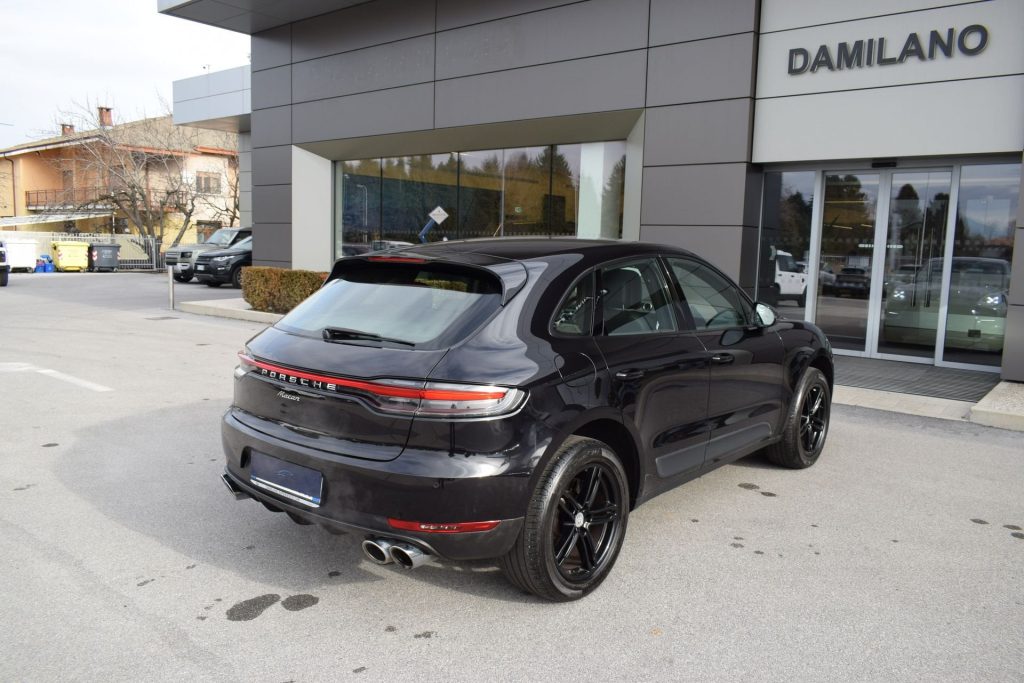 PORSCHE Macan 2.0 - 8