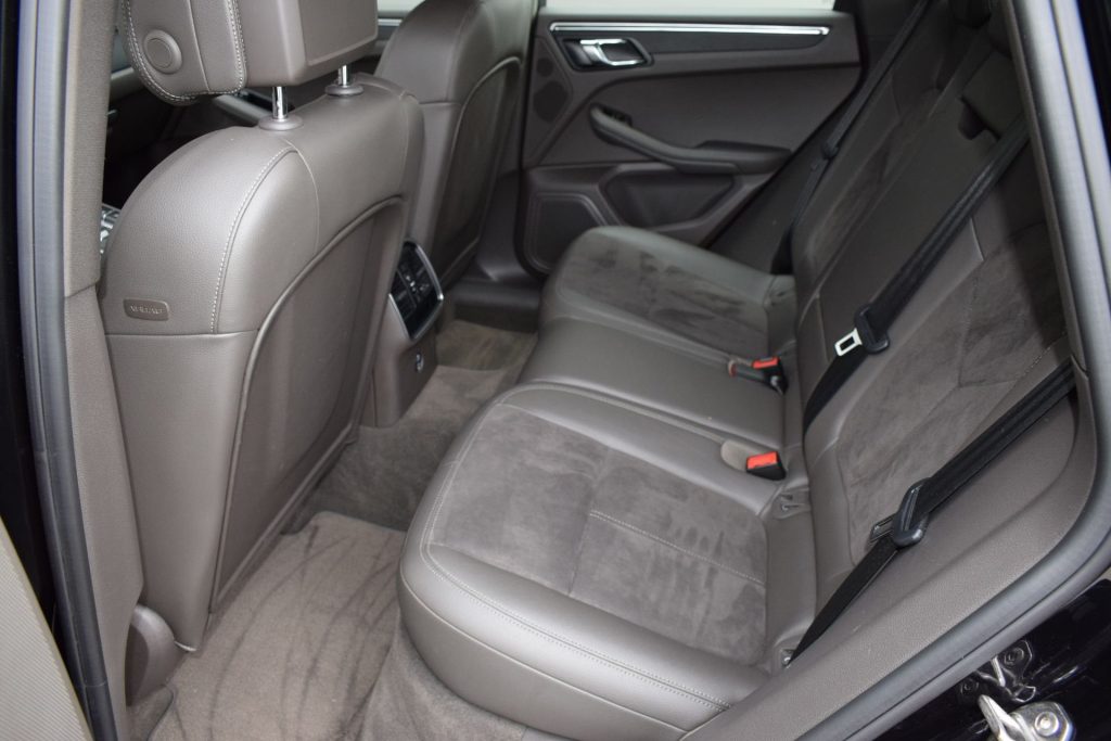 PORSCHE Macan 2.0 - 21