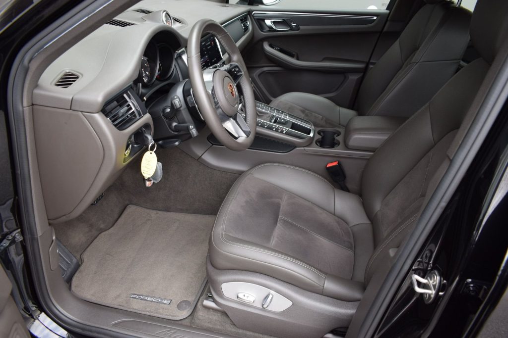 PORSCHE Macan 2.0 - 19