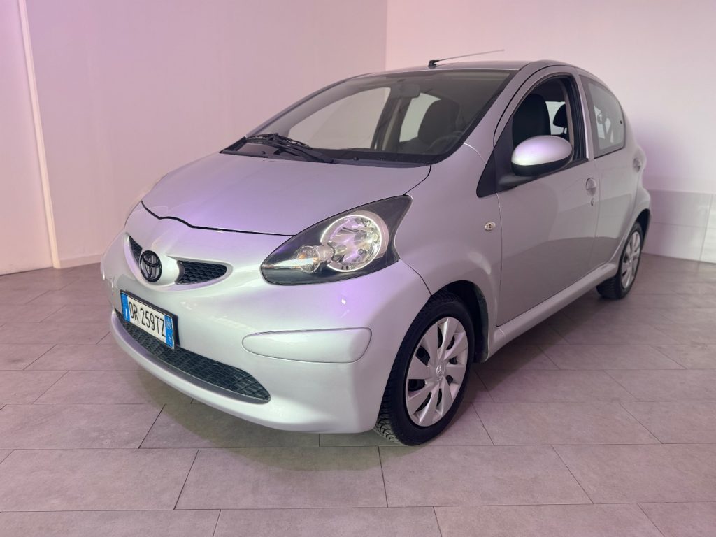 TOYOTA Aygo 1.0 12V VVT-i 5 porte Griffe - 3