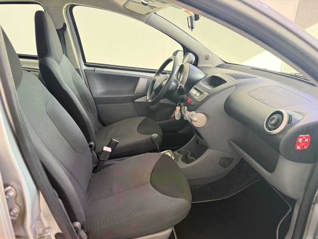 TOYOTA Aygo 1.0 12V VVT-i 5 porte Griffe - 8