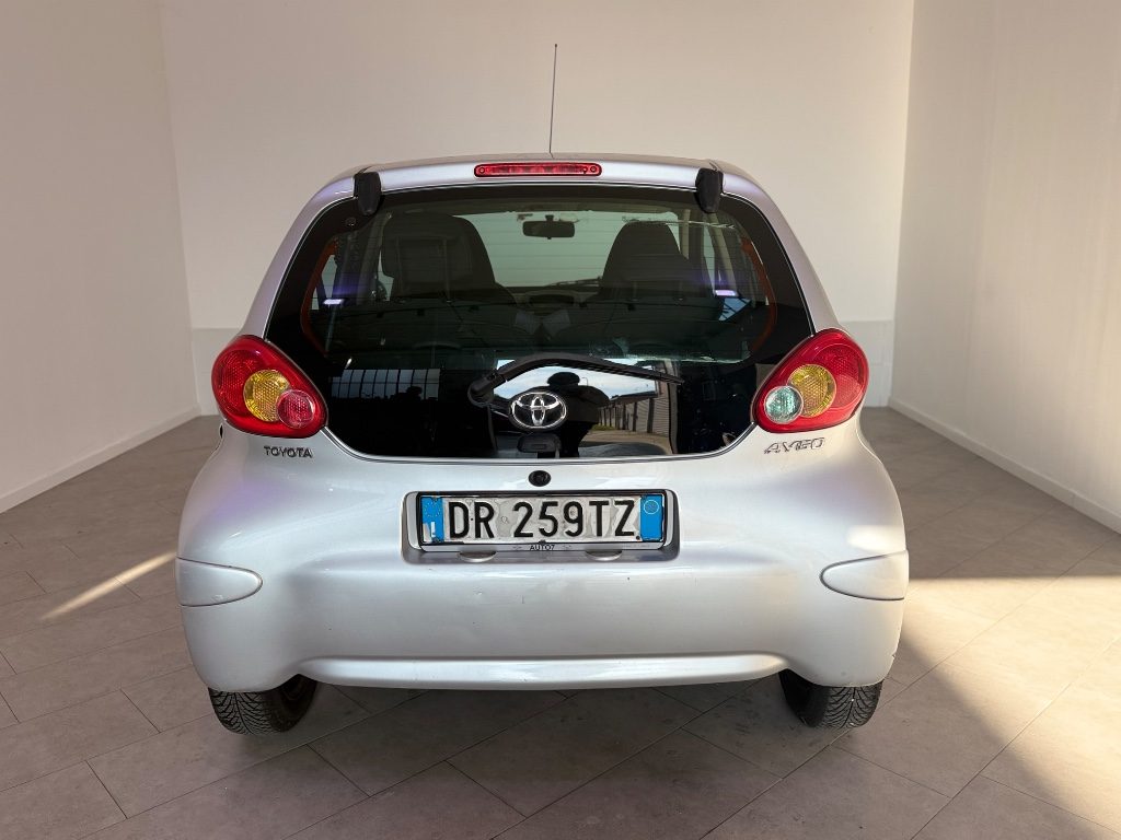 TOYOTA Aygo 1.0 12V VVT-i 5 porte Griffe - 9