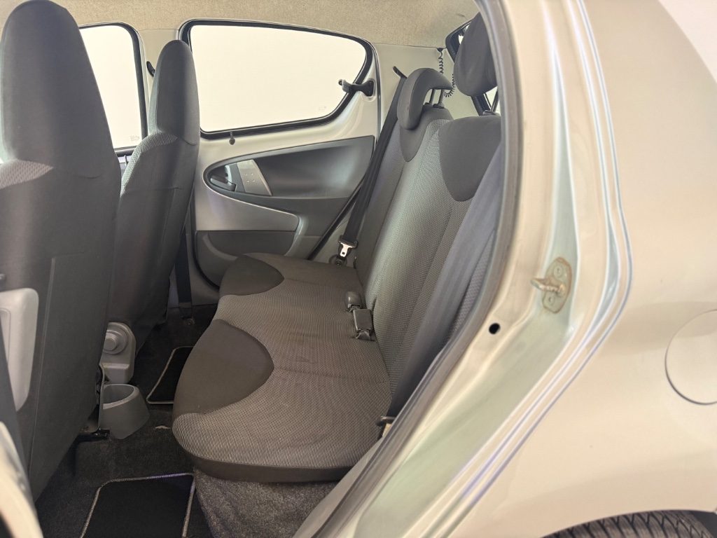 TOYOTA Aygo 1.0 12V VVT-i 5 porte Griffe - 5