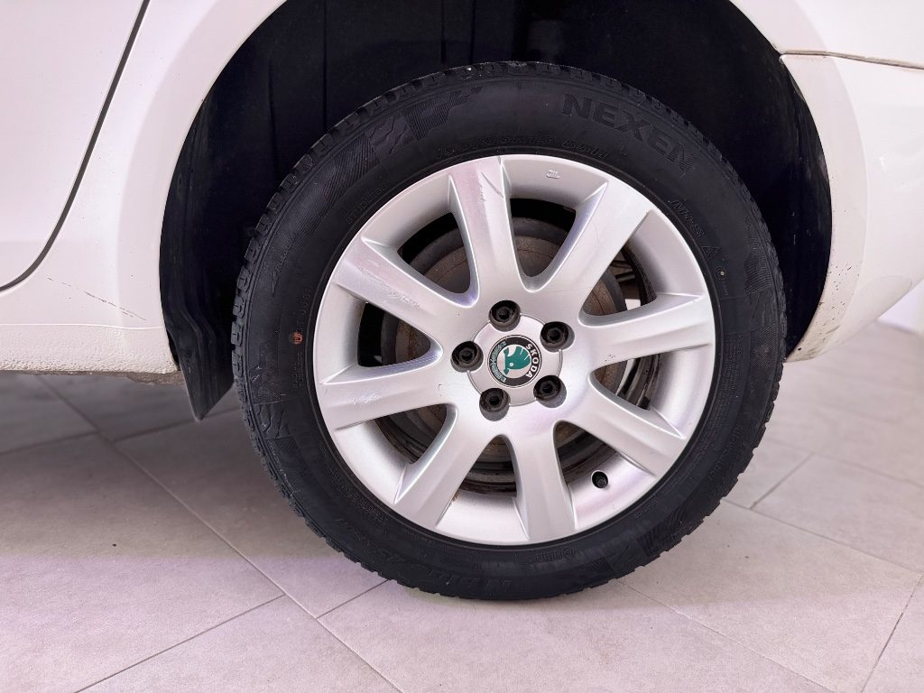 SKODA Roomster 1.2 12V 70CV Style - 4