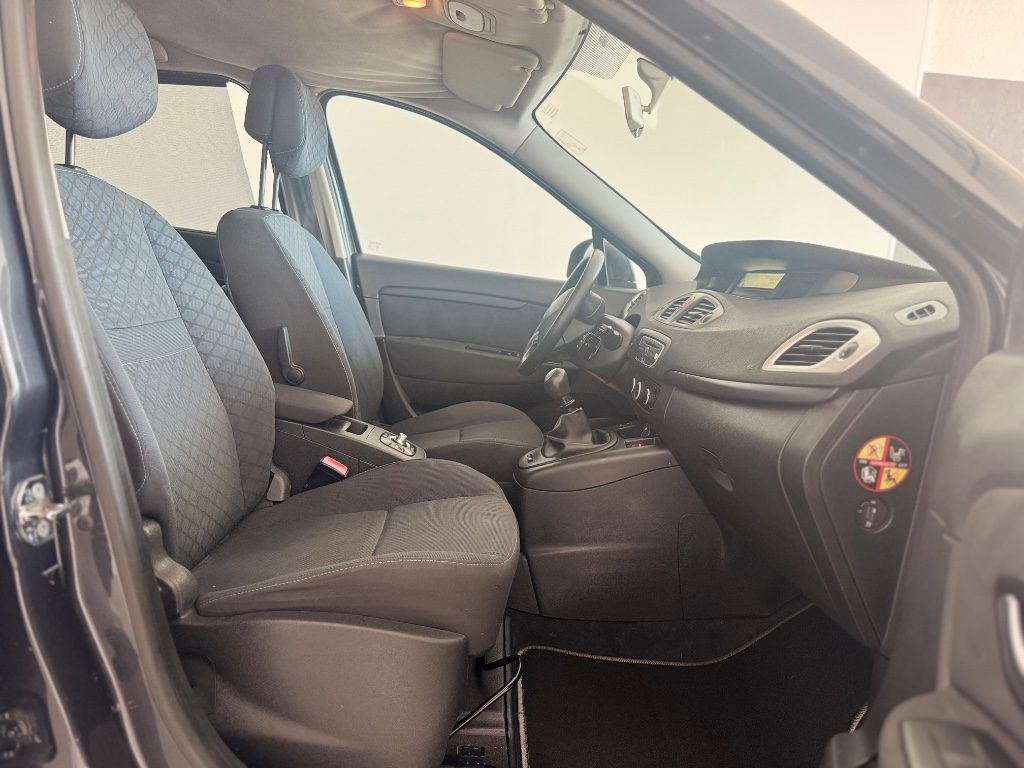 RENAULT Scenic X-Mod 1.5 dCi 105CV Confort - 10