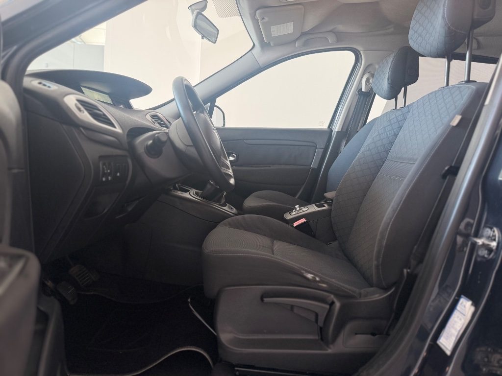 RENAULT Scenic X-Mod 1.5 dCi 105CV Confort - 4