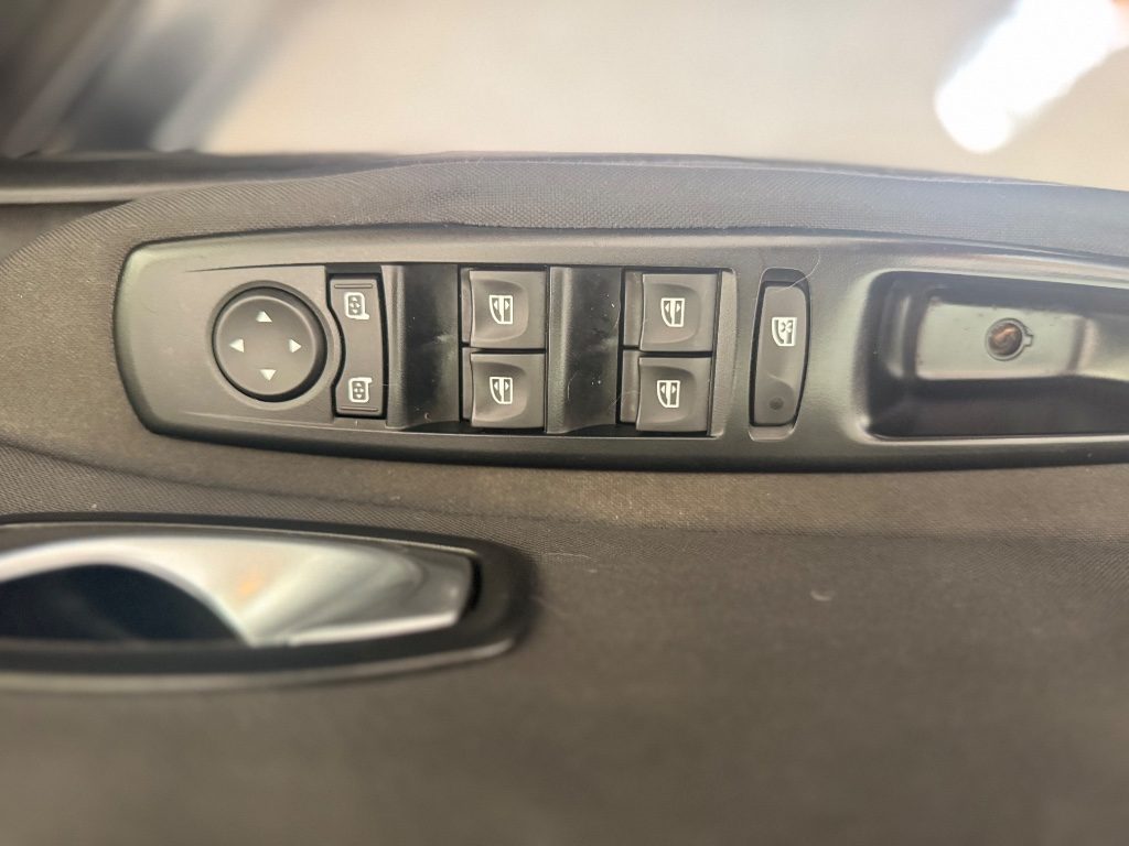 RENAULT Scenic X-Mod 1.5 dCi 105CV Confort - 6