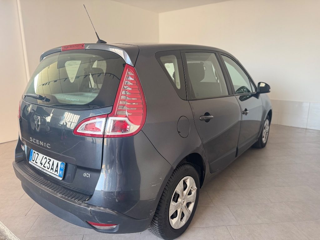 RENAULT Scenic X-Mod 1.5 dCi 105CV Confort - 12