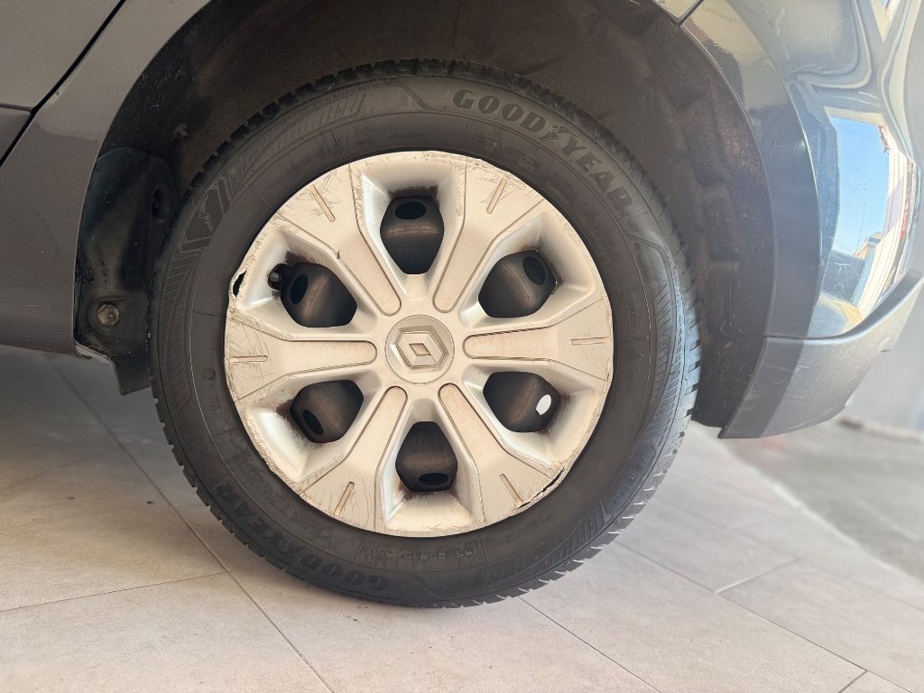 RENAULT Scenic X-Mod 1.5 dCi 105CV Confort - 17