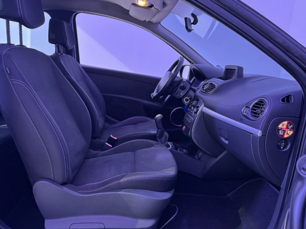 RENAULT Clio 1.2 16V TCE 100CV 3 porte Luxe - 13