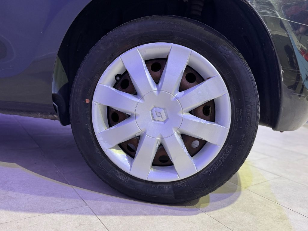 RENAULT Clio 1.2 16V TCE 100CV 3 porte Luxe - 14