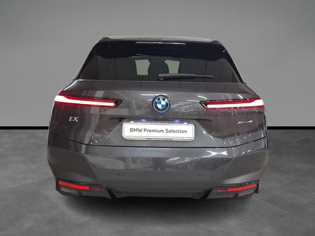 BMW iX xDrive 40 - 18